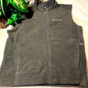 COLUMBIA STEEN MOUNTAIN CHARCOAL VEST SZ M GREAT PREOWNNED CONDITION UNISEX EUC